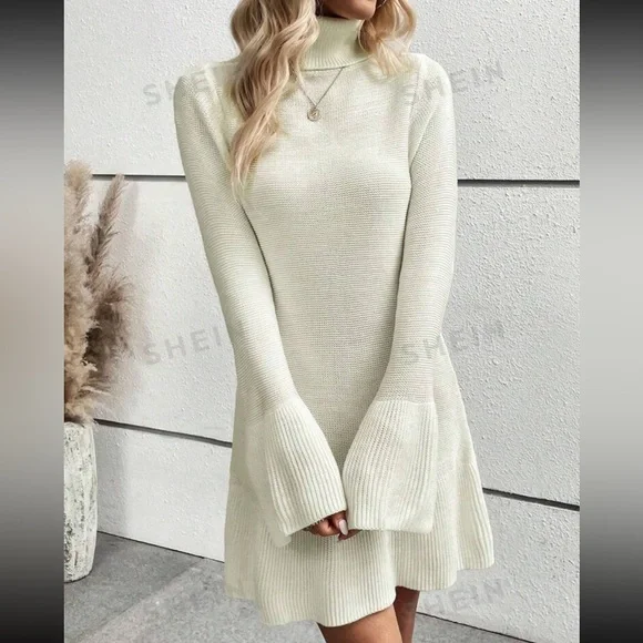 Bell sleeves cream dress - Picture 1 of 4